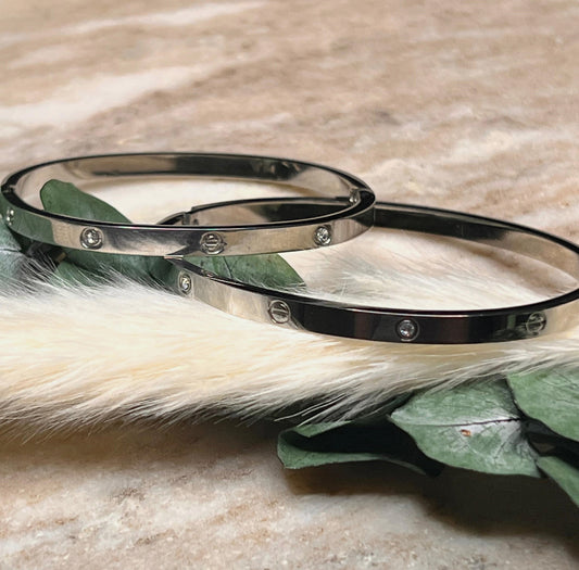 Armband - C-Modell Silberfarbenes Edelstahl-Armband